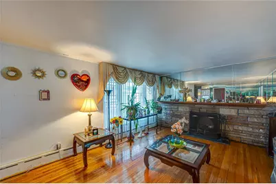 6 Frederick Ave, Freeport, NY 11520 - Photo 2