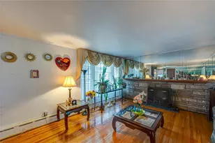 6 Frederick Ave, Freeport, NY 11520 - Photo 2