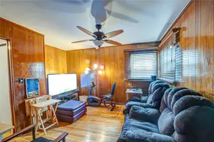 6 Frederick Ave, Freeport, NY 11520 - Photo 6