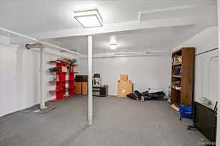 18 Hilary Ln, Westbury, NY 11590 - Photo 20