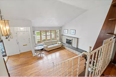 18 Hilary Lane, Westbury, NY 11590 - Photo 14