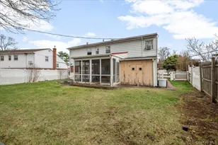 18 Hilary Ln, Westbury, NY 11590 - Photo 22