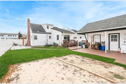 315 Cedar Court, Copiague, NY 11726 - Photo 24