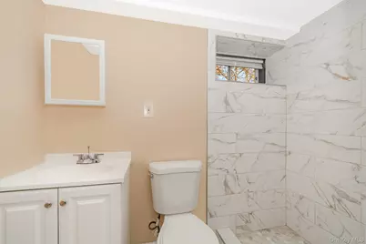 315 Cedar Court, Copiague, NY 11726 - Photo 18