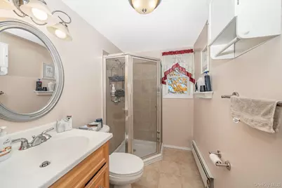 315 Cedar Court, Copiague, NY 11726 - Photo 20