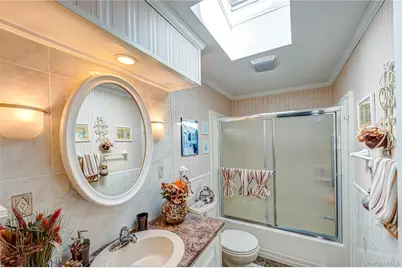 1407 Middle Road #6, Calverton, NY 11933 - Photo 20