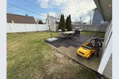 5 Trumpet Lane, Levittown, NY 11756 - Photo 4