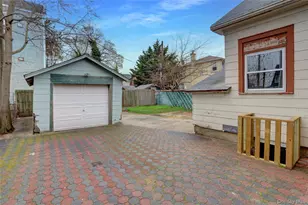 69 Hewlett St, Hempstead, NY 11550 - Photo 16