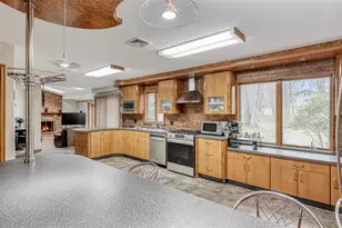 5 Reeder Pl, Suffern, NY 10901 - Photo 16