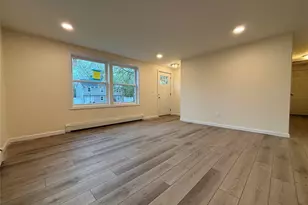 159 Washington Ave, Wheatley Heights, NY 11798 - Photo 6