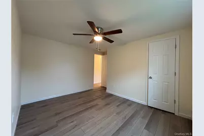 159 Washington Avenue, Wheatley Heights, NY 11798 - Photo 20