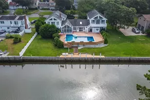 20 Oak Ln, Hampton Bays, NY 11946 - Photo 38