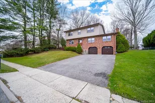 33 Winchester Dr, Monroe, NY 10950 - Photo 2