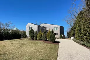495 N Parish Dr, Southold, NY 11971 - Photo 2