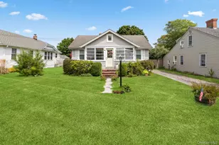 64 Point St, South Jamesport, NY 11970 - Photo 2