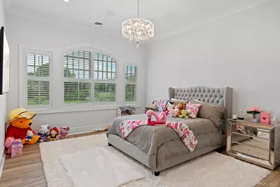 25 Brewster Lane E, East Setauket, NY 11733 - Photo 32