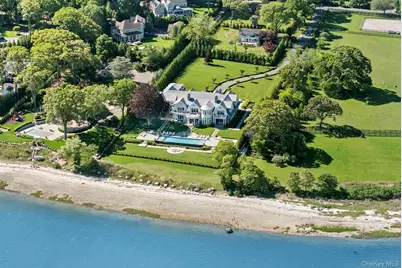 25 Brewster Lane E, East Setauket, NY 11733 - Photo 48