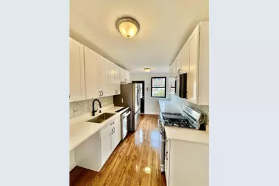 1031 E 215th St, Bronx, Ny, Bronx, NY 10469 - Photo 6