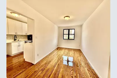 1031 E 215th St, Bronx, Ny, Bronx, NY 10469 - Photo 4