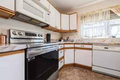 7 Bunker Lane, Hicksville, NY 11801 - Photo 14