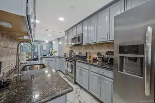 531 Ray St, Freeport, NY 11520 - Photo 4