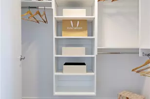 333 Warner Ave, Roslyn, NY 11576 - Photo 12