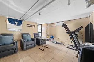 1138 E 215th St, Bronx, NY 10469 - Photo 14