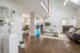 8 Hilltop Dr, Bayville, NY 11709 - Photo 10