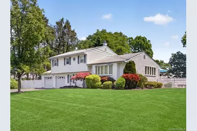 6 Wilton Circle, New City, NY 10956 - Photo 1