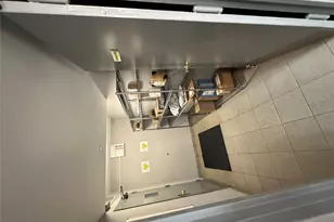 241-20 Northern Blvd, Douglaston, NY 11362 - Photo 30