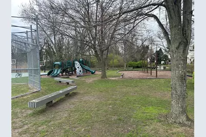 241-20 Northern Boulevard #1M, Douglaston, NY 11362 - Photo 20