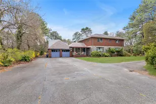 420 Old Country Rd, Melville, NY 11747 - Photo 2