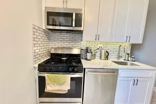 6120 Grand Central Pkwy, Forest Hills, NY 11375 - Photo 4