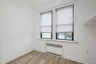 33 Dartmouth Street, Valley Stream, NY 11581 - Photo 14