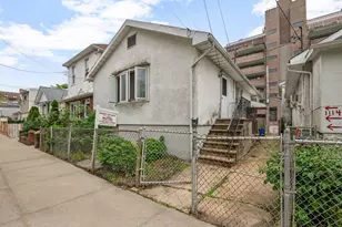 1114 Banner Ave, Brooklyn, NY 11235 - Photo 2