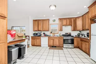 30 Melio Bettina Pl, Beacon, NY 12508 - Photo 2