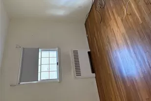 8 Dee Pl, Huntington Station, NY 11746 - Photo 6