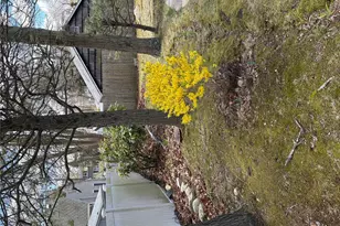 8 Dee Pl, Huntington Station, NY 11746 - Photo 12