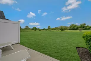 2300 Fox Hill Dr, Calverton, NY 11933 - Photo 24