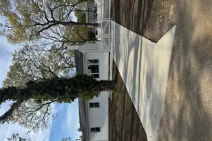 1 Pine Rd, Middle Island, NY 11953 - Photo 20