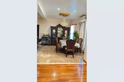 10231 90th Avenue, Richmond Hill, NY 11418 - Photo 2