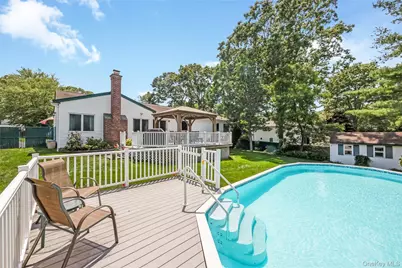 353 Thrift Street, Ronkonkoma, NY 11779 - Photo 2