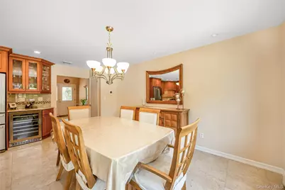 353 Thrift Street, Ronkonkoma, NY 11779 - Photo 10