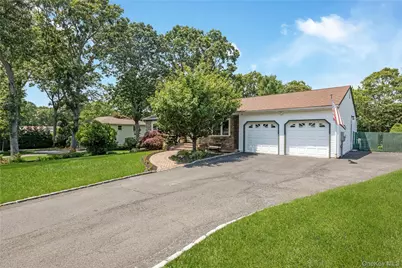353 Thrift Street, Ronkonkoma, NY 11779 - Photo 24