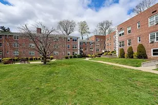 18 Edwards, Roslyn Heights, NY 11577 - Photo 26