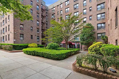 83-25 98 Street #3T, Woodhaven, NY 11421 - Photo 1