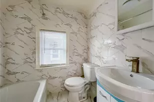 32-12 208th St, Bayside, NY 11361 - Photo 18