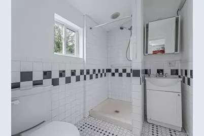 17209 Sayres Avenue, Jamaica, NY 11433 - Photo 10