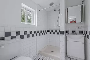 172-09 Sayres Ave, Jamaica, NY 11433 - Photo 10