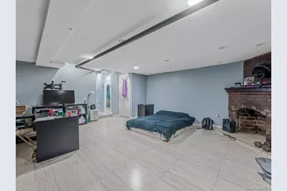 17209 Sayres Avenue, Jamaica, NY 11433 - Photo 18